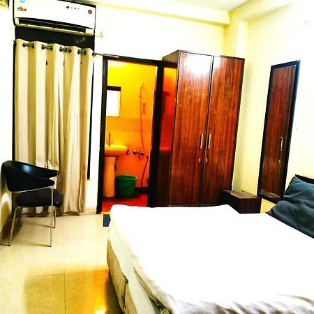 Em Home Stay @ Near Tughlakabad Metro Station
